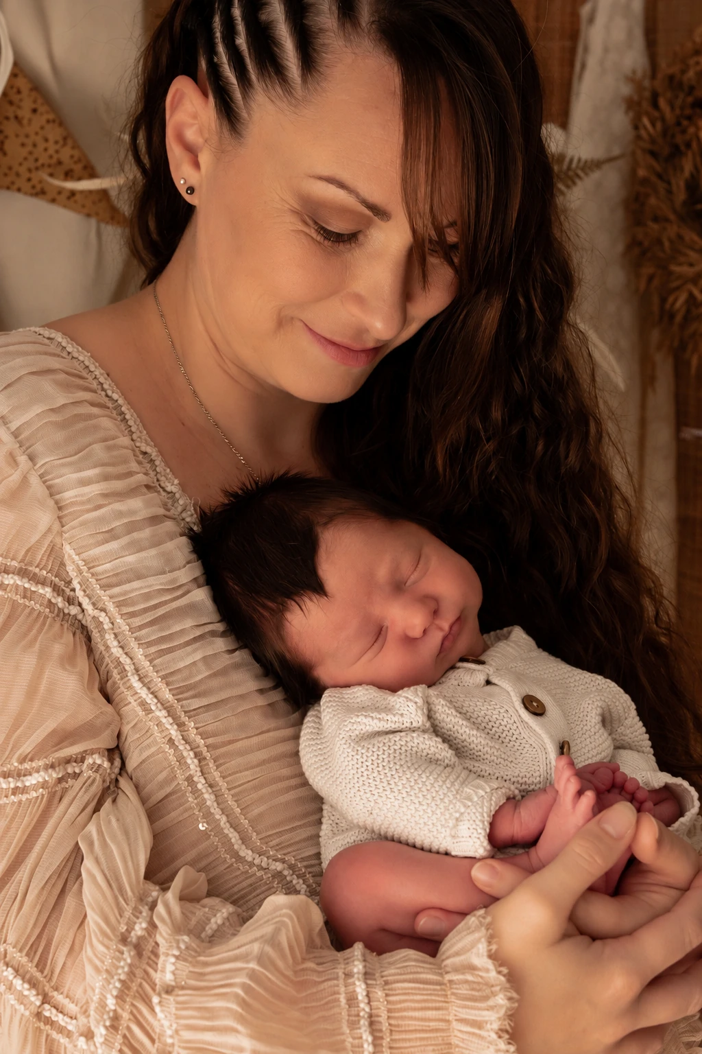 Maquillage naturel de Charlotte pour un shooting naissance avec Élodie Mahé au nord de Nantes en octobre 2025